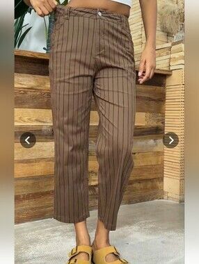 Flamingoals Women’s Brown Pinstripe Cropped Pants🟠